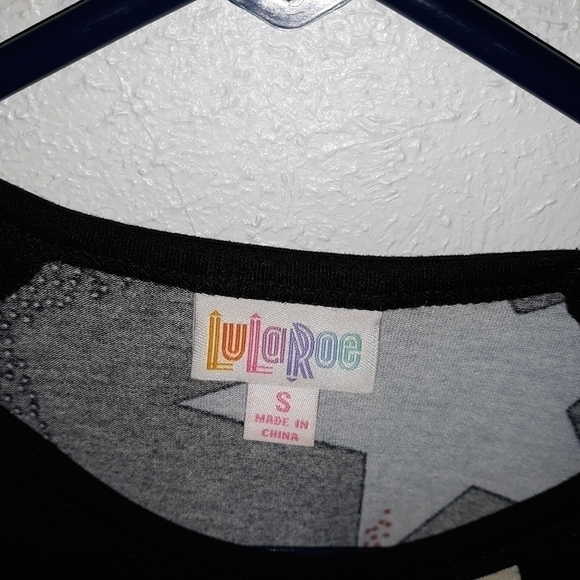 🌟 Lularoe Randy star t-shirt size small - Picture 2 of 4